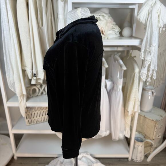 Sanctuary Sz. XL velvety black snap up top, sexy, day night, dress casual #4336 - Picture 2 of 10